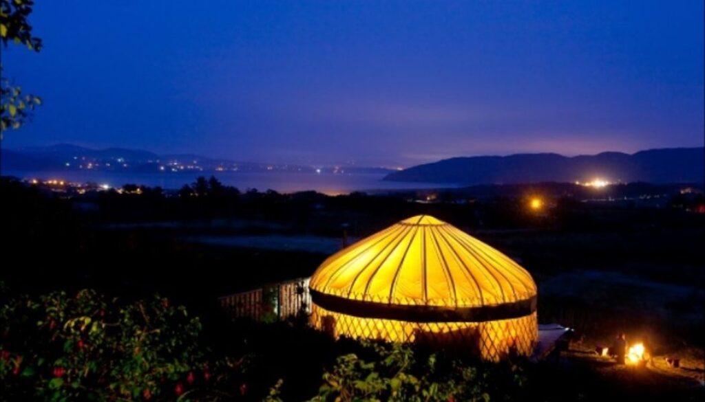Portsalon Luxury Glamping yurt