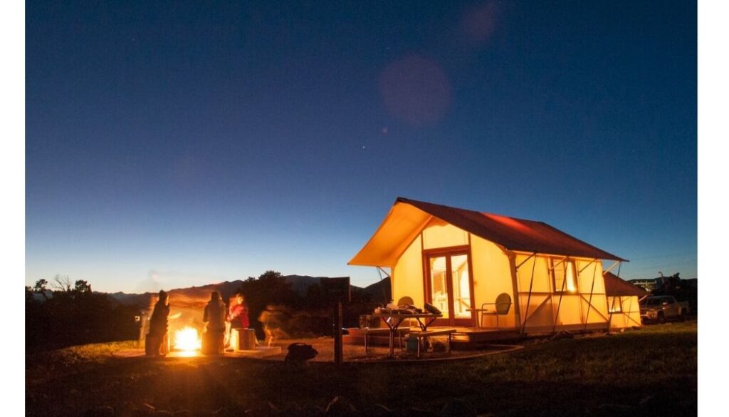Royal Gorge Cabins also have luxury glamping tents