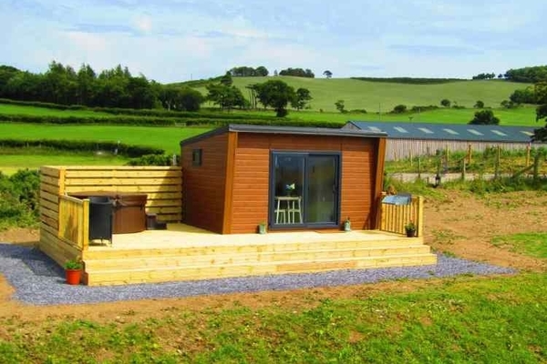 Waenfechan Glamping, luxury camping pod and hot tub