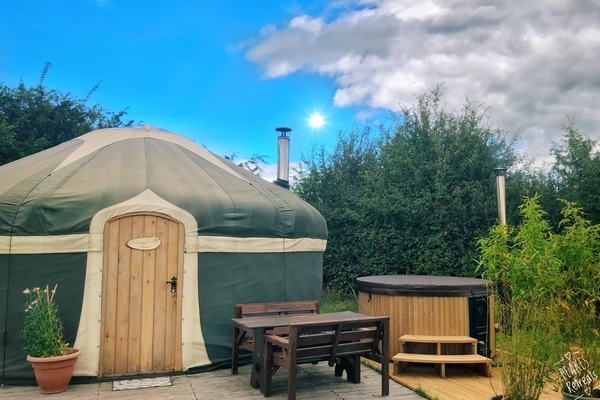 Peakes Retreat luxury glamping yurt with hot tub